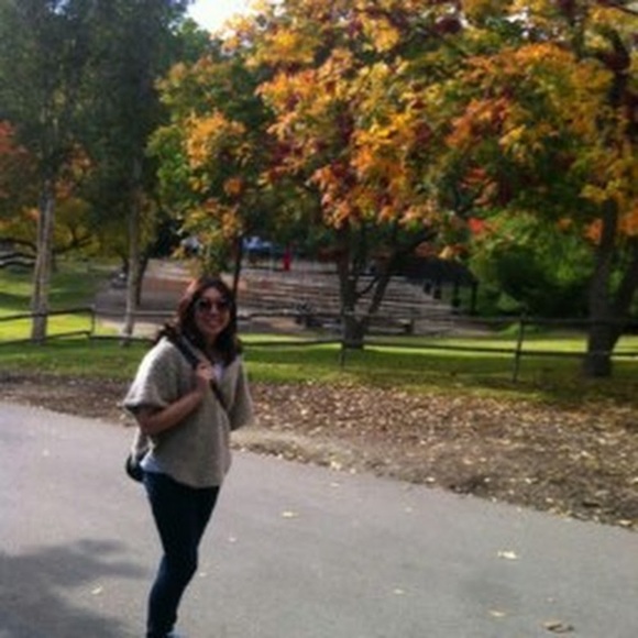 Profile Picture of Alice Lee (@pteri) on Poshmark