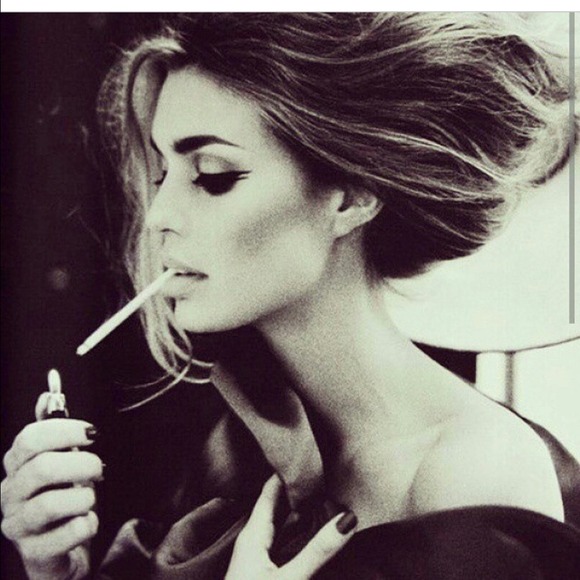 Profile Picture of Christa Mauro (@christascloset) on Poshmark