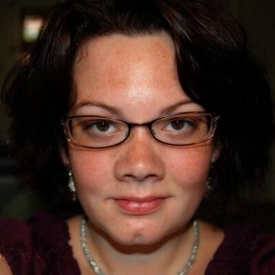 Profile Picture of Amanda Keefer (@mandeekblogger) on Twitter