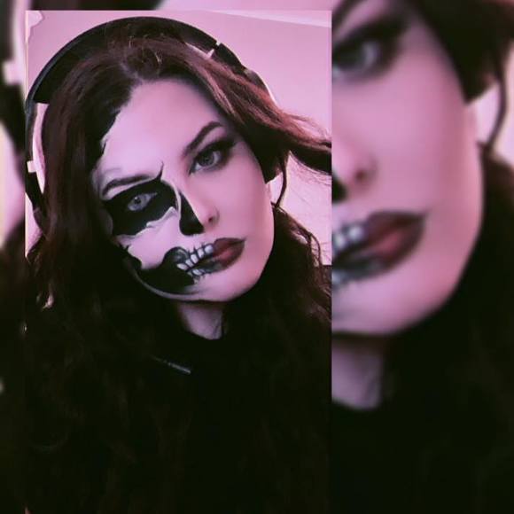 Profile Picture of Julia Szymczak (@juliaszymczak) on Poshmark