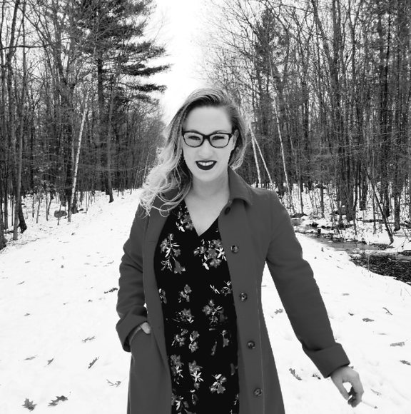 Profile Picture of Ahn Maximovna (@anyacauble) on Poshmark