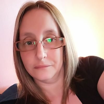 Profile Picture of Sandra Savard (@Sandra081975) on Twitter