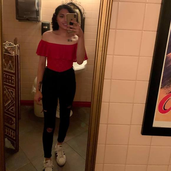 Profile Picture of Ruby Herrera (@rubydoll1996) on Poshmark