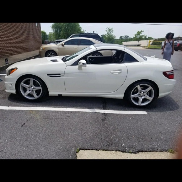 Profile Picture of Grine2wine@gmail.com Grine (@grine2wine) on Poshmark