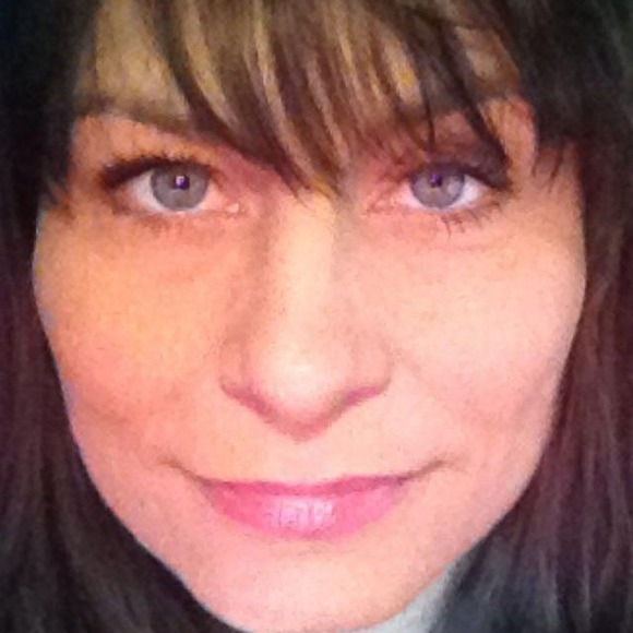 Profile Picture of Mary Worstell (@ritchiefarms) on Poshmark