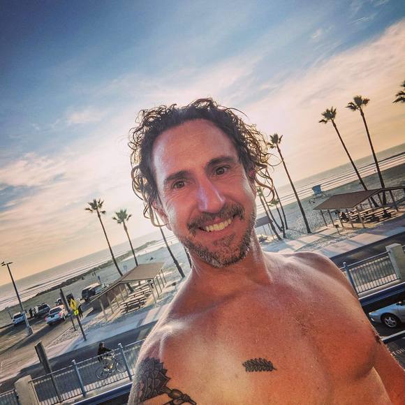 Profile Picture of Jason Ferrone (@jasonferrone) on Poshmark