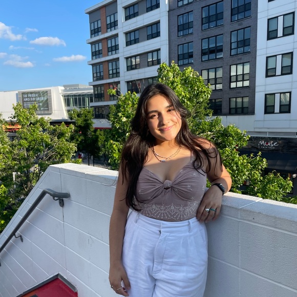 Profile Picture of Kiara Cavero (@kiara_cavero) on Poshmark