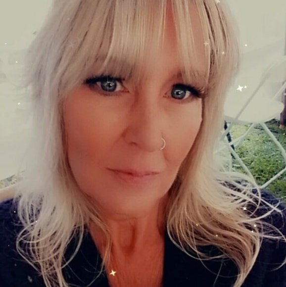 Profile Picture of Lynette Cox pena (@tiff062000) on Poshmark