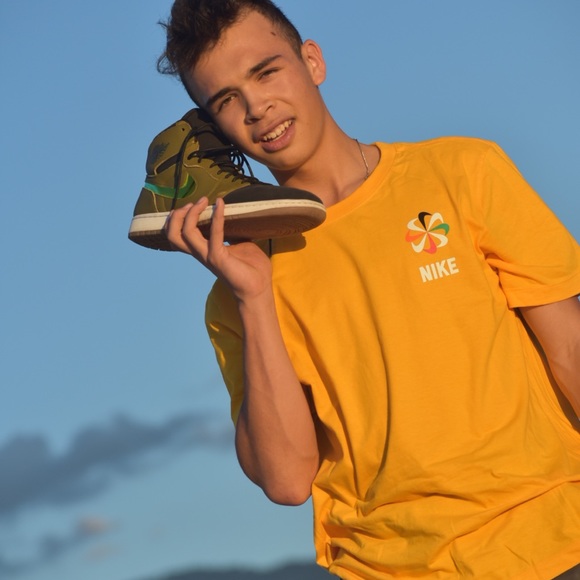 Profile Picture of Jonas Smith (@juicyjonezzz) on Poshmark