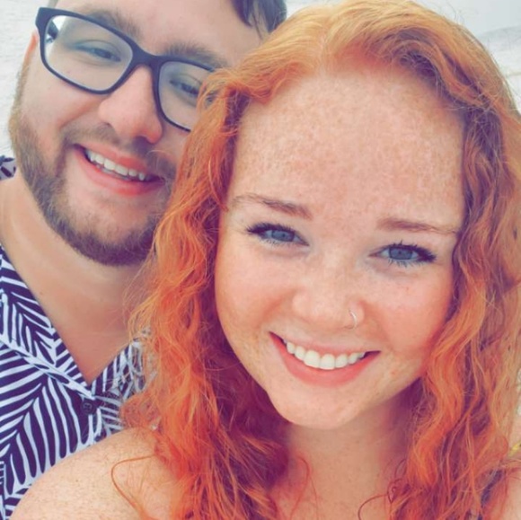 Allie Hulon - Poshmark Profile Picture of Allie Hulon (@allieh933) on Poshmark