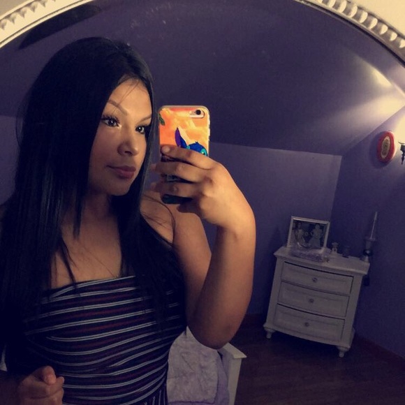 Profile Picture of Nicole Albino (@xnicolexa) on Poshmark