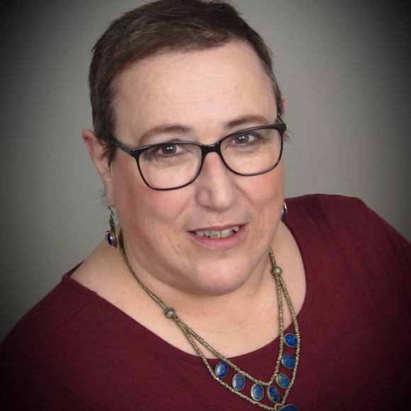 Profile Picture of Amy Dusthimer (@amydusthimer) on Poshmark