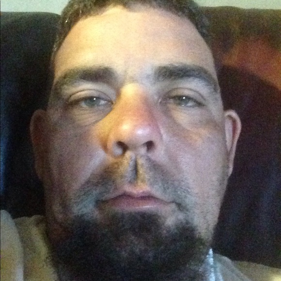 Profile Picture of John Richard (@treyrichard0423) on Poshmark