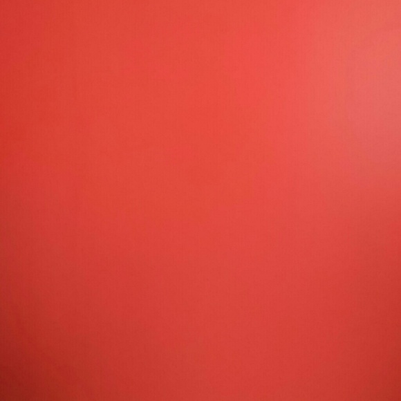 Profile Picture of Tina Hambright (@tinawhite44) on Poshmark