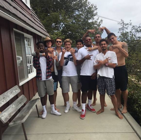 Rashad Thomas - Poshmark Profile Picture of Rashad Thomas (@roshad_thomas) on Poshmark