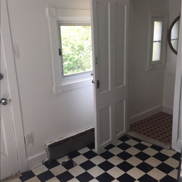 Profile Picture of Julia Wolff (@juliawo) on Poshmark