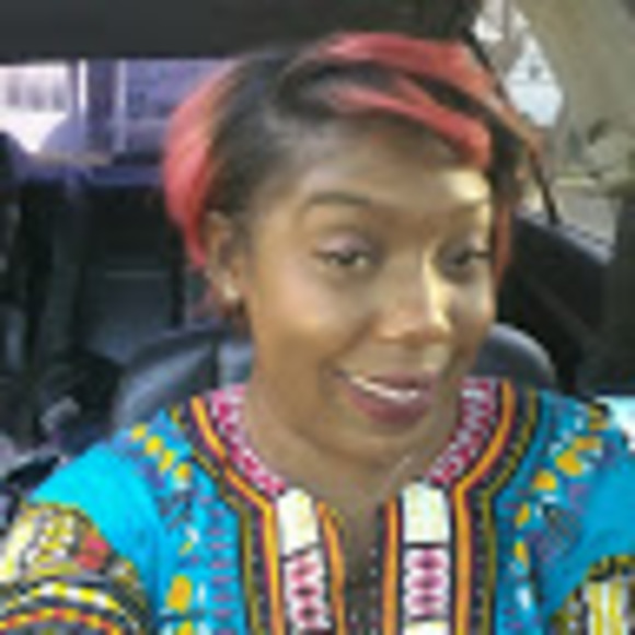 Profile Picture of Phennix Rizen (@phennixrizen) on Poshmark