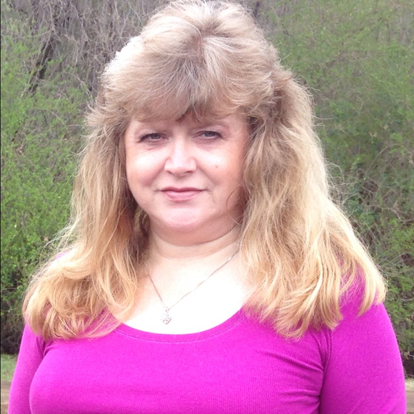 Profile Picture of Marcia Mccalmon (@mmccalmon) on Poshmark