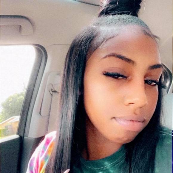 Profile Picture of Joyanne Walker (@joyannewalker) on Poshmark