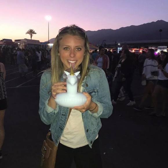 Profile Picture of Allie Romprey (@allieromprey) on Poshmark