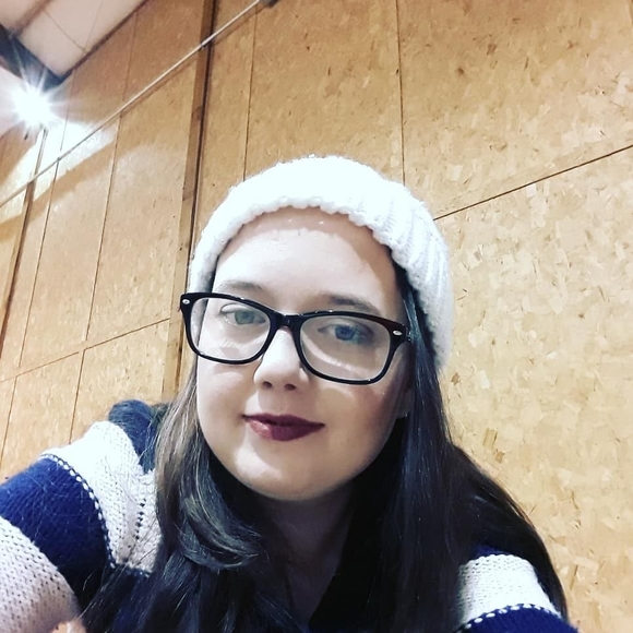 Profile Picture of Shelby Castlow (@shelbygeek) on Poshmark