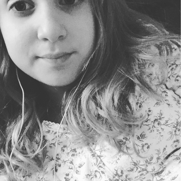 Profile Picture of Marcella Riefstahl (@marcella_1508) on Poshmark