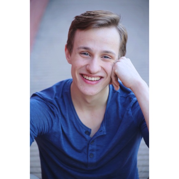 Profile Picture of David Midkiff (@dmidster) on Poshmark