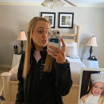 Profile Picture of Jess Schmidt (@jess_schmidt722) on Twitter