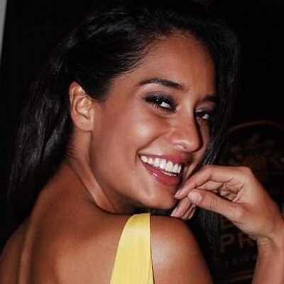 Profile Picture of Lisa Haydonon Twitter