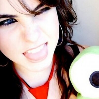 Profile Picture of Angela Laurindo (@angelalaurin9) on Twitter