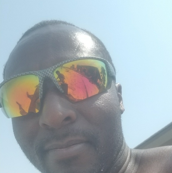 Profile Picture of Carl Peterson (@clo2gs) on Poshmark