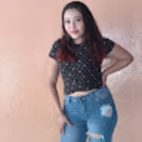 Profile Picture of Cindy Galvez (@cindygal20000) on Poshmark