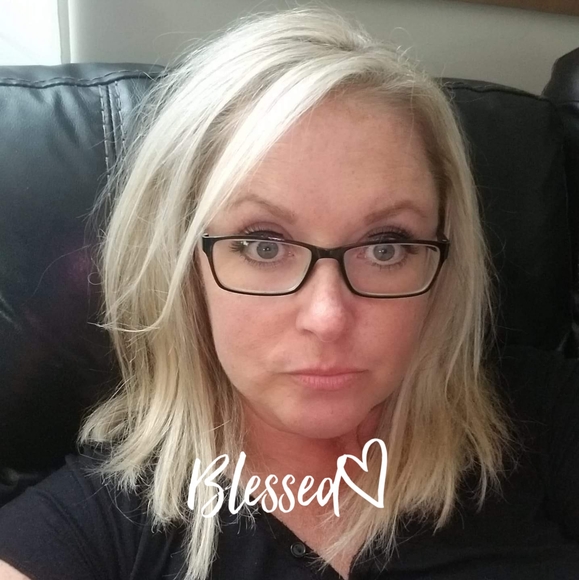 Profile Picture of Jackie Begley (@crazycakelady72) on Poshmark