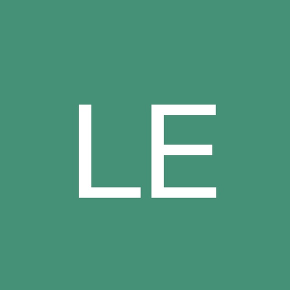 Profile Picture of Loren Ettridge (@lettridge) on Poshmark