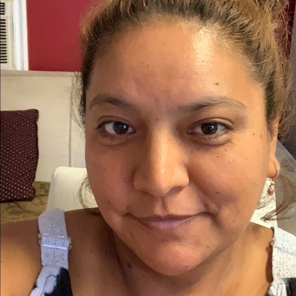 Profile Picture of Edith Jimenez (@edithamor123) on Poshmark