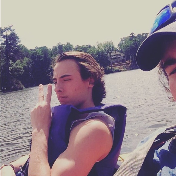 Profile Picture of Peter Donahue (@peterdonahue) on Poshmark