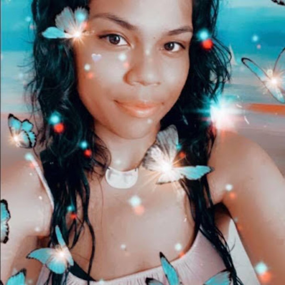 Profile Picture of Ruby-may Barahmeh (@r_barahmeh) on Poshmark