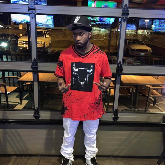 Profile Picture of Andre Sharpee (@andresharpee) on Poshmark