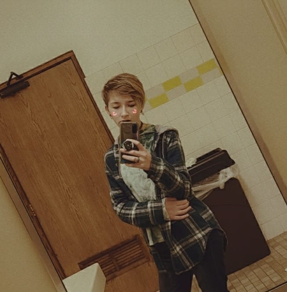 Profile Picture of Summer Pearson (@summerpearso224) on Poshmark