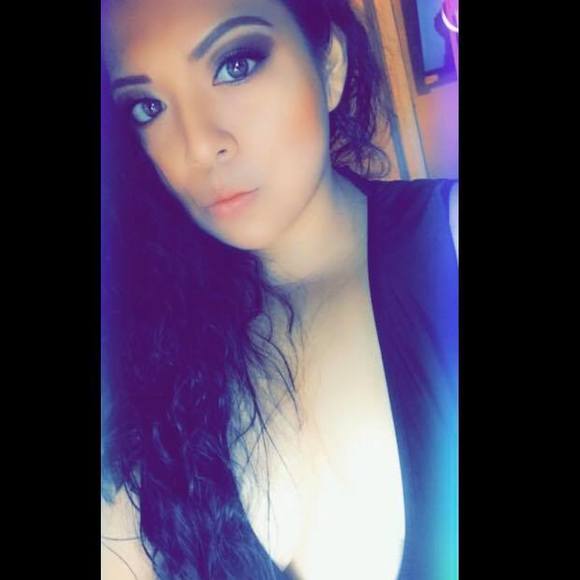 Profile Picture of Arely Sanchez (@ylera) on Poshmark