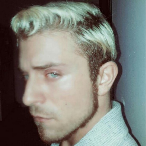 Profile Picture of David Roose (@droose313) on Poshmark