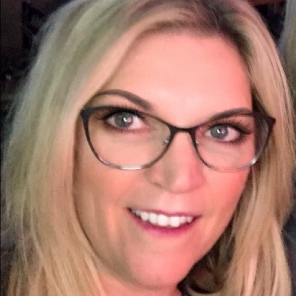 Profile Picture of Robin Wheat (@georob64) on Poshmark