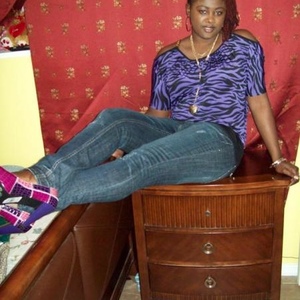 Profile Picture of Esther Alexander (@cellbee) on Myspace