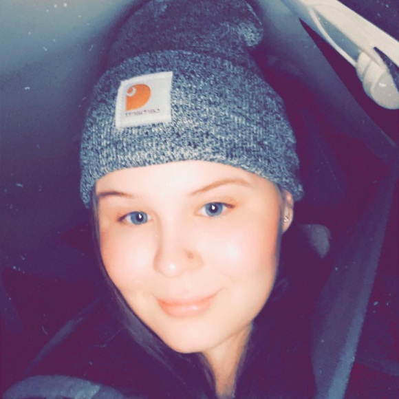 Profile Picture of Sarah Mathison (@smathison411) on Poshmark