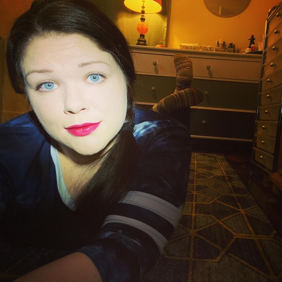 Profile Picture of Etta Slosser (@heyettarae) on Poshmark