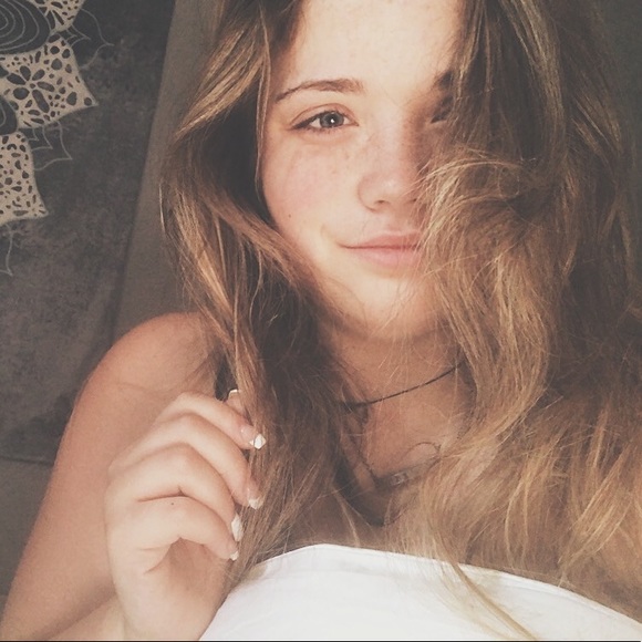 Caitlyn Kuffel - Poshmark Profile Picture of Caitlyn Kuffel (@kuffelcaitlyn) on Poshmark