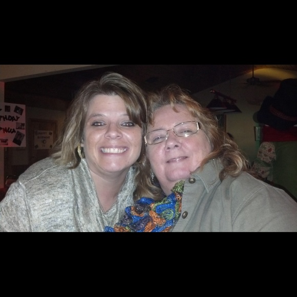 Profile Picture of Heather Bosworth (@hbosworth) on Poshmark