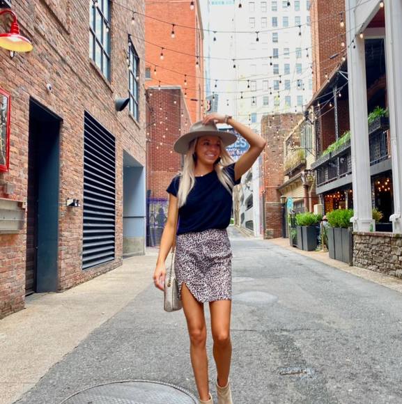 Profile Picture of Hannah Thornton (@motoxhannah) on Poshmark