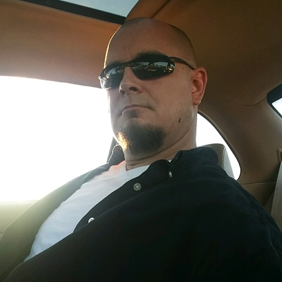 Cliff Clague - Poshmark Profile Picture of Cliff Clague (@cliff1174) on Poshmark