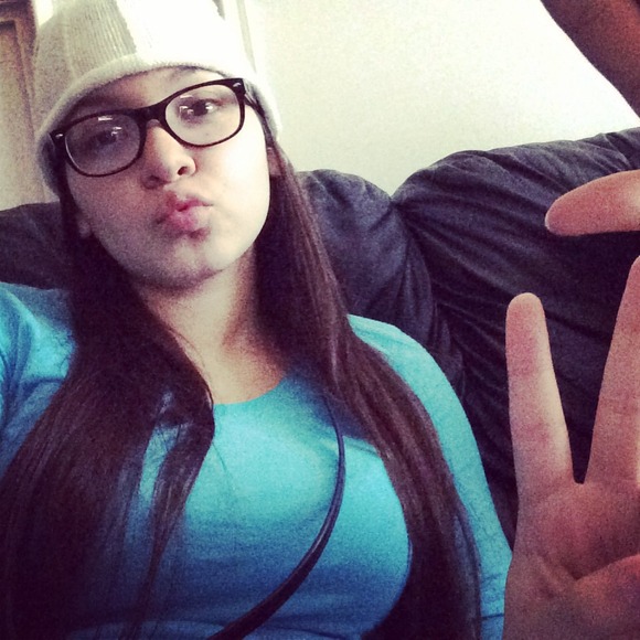 Profile Picture of Paola Lugo (@plugo94) on Poshmark